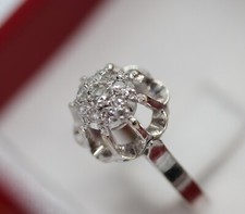 Bague fleur solitaire diamants