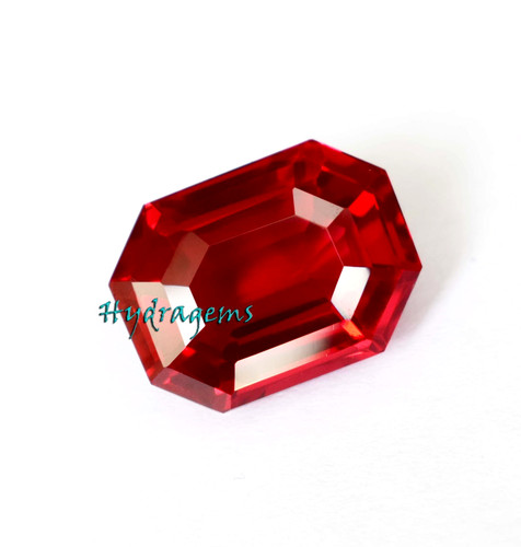 Rubis rouge birman - , taillé