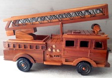 maquette en bois vernis du