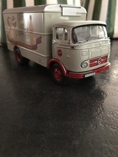 Mercedes-Benz LP 911. Sinalco