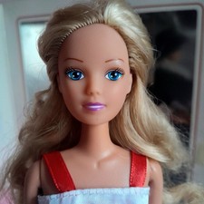 Mignonne barbie Simba blonde