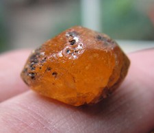 Gw - Grenat var. SPESSARTITE - Loliondo, TANZANIE