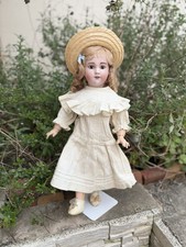 Très Jolie Poupée Moule 230