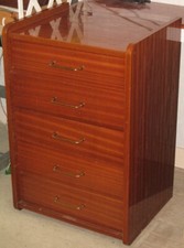 Commode vintage, 5 tiroirs en bois massif vernis. - prix très bas  liquidation