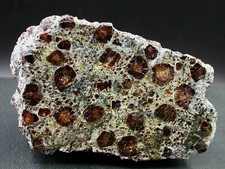 GRENAT + PYRITE , FACE AVANT POLIE- VALLÉE D'AOSTE, ITALIE - 9 x 5,7 cm - 420 g