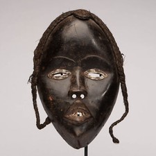 1379 MASQUE DAN AVEC SOCLE