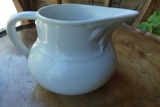 Arts décoratifs Céramique Pot à eau en céramique blanche à décor floral