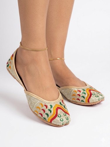 Chaussures plates indiennes