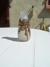 petit vase en pate de verre ,signé leg h 14 cm