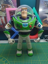 Jouet BUZZ L'ECLAIR 30 cm- DISNEY PIXAR / TOY STORY EURODISNEY PARLE ANGLAIS