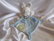 Doudou Lapin (chat)  plat, blanc et bleu, écharpe rayée, broderie , Nicotoy