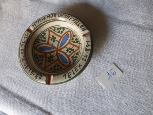 Ancien cendrier pub terre - ancien,