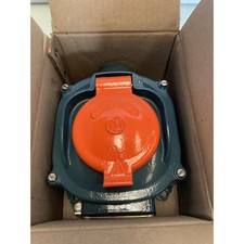 prise socle saillie metal