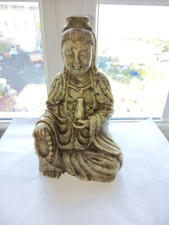 statue déesse chinoise Guan Yin en pierre