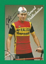 CYCLISME carte cycliste GERARD VELDSCHOTTEN équipe TI RALEIGH  1982 Signée