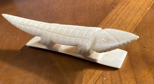 Ancienne statuette crocodile