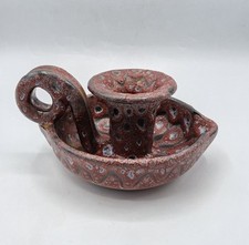 Bougeoir à main en céramique scarifiée émaillée signée Jean Austruy Vallauris