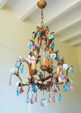 ANCIEN LUSTRE ITALIEN FER TOLE PEINTE FLEURS PORCELAINE PAMPILLES COULEUR