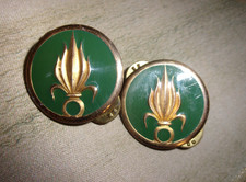 Paire d' insignes de col
