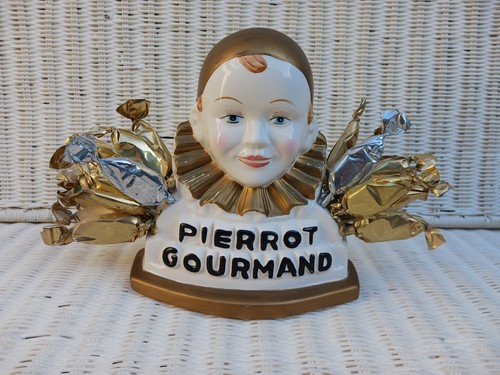 Présentoir buste à - buste,
