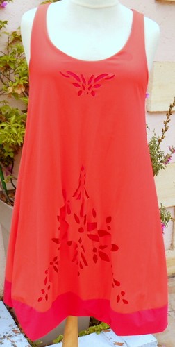 Robe rouge mode est - robe, a