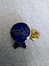 Pin's mode vêtements enfants