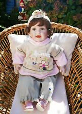 Poupée De Collection EVELYN'S DOLLS En Porcelaine Petite Fille Tenue D'Origine 