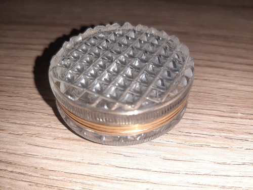 Boîte mouche pilule - /, en