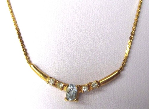 Fin élégant collier plaqué