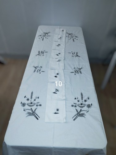 Jolie nappe table blanche - table,