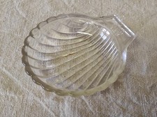 Moule Coquille " Saint jacques " en Pyrex  11 x 12,5 cm