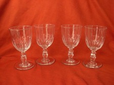 BACCARAT ,SERIE DE 4 VERRES A EAU EN CRISTAL,GONDOLE COTES PLATES, EPOQUE XIX.