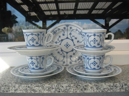 Tasses avec soucoupe - tasses, et