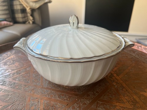 Soupière légumier - /,