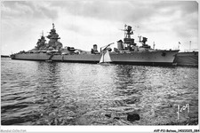 AVFP11-0672-BATEAU - Toulon - Le cuirassé richelieu