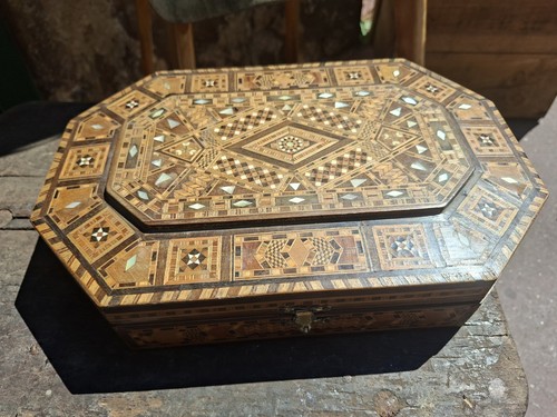 Marqueterie coffret octogonal - marqueterie,