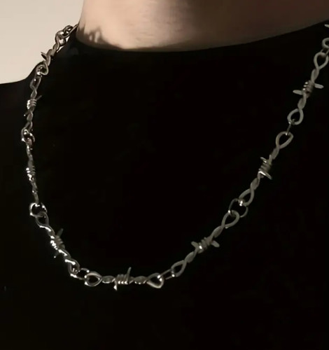 Collier fil barbelé - 🖤,