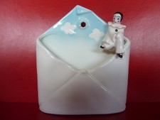 Porte courrier mural en