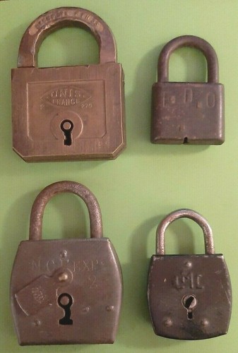 Lot anciens cadenas - 4, sans