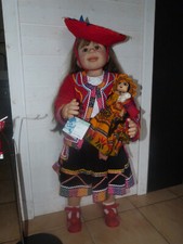 poupée master piéce reborn haut 1m yeux marron en verre avec socle en boison jou