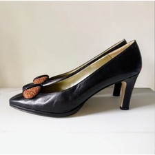 Well Worn Kitten Heels | Black