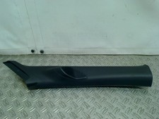 GARNITURE DE PILIER DROIT AV