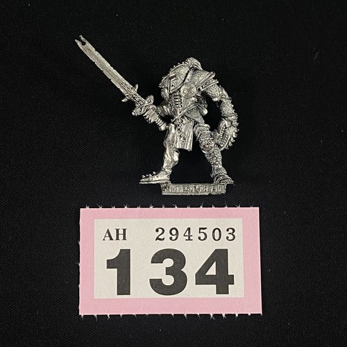 Champion slaanesh avec - slaanesh,