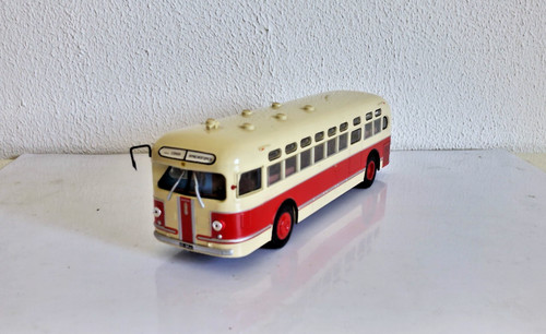 Autobus ixo altaya - 1/43,