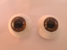 Yeux Marrons de poupée