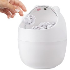  Dessin animé petit poubelle