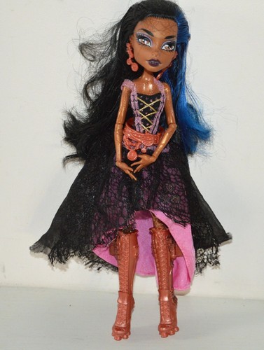 Poupée monster high - poupée,