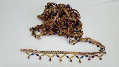 Beau pompon bonne taille - , et