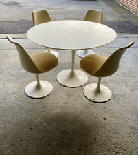 Ensemble de 4 chaises Et Table Tulip Saarinen Knoll Édition 70