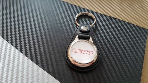Porte clés fond blanc avec - porte,